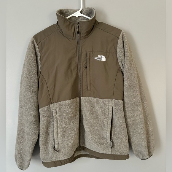 The North Face Jackets & Blazers - Women’s north face Denali jacket size medium